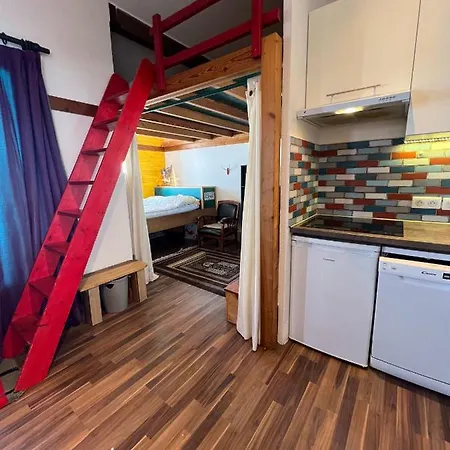 Reinne Blanche By Alpstays *